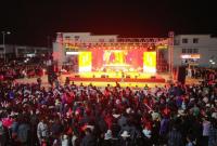 歡歌慶雙節 村晚漾新風